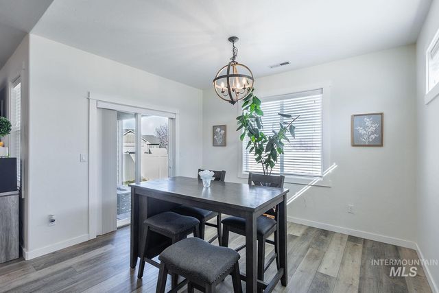 1332 W Raelin Dr, Nampa, ID 83686