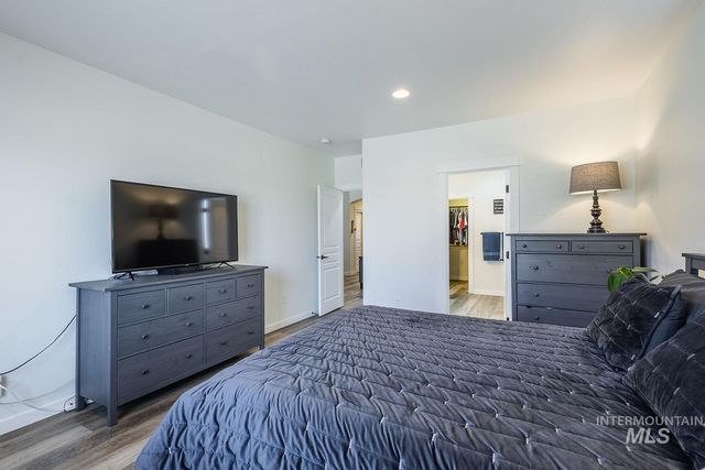 1332 W Raelin Dr, Nampa, ID 83686