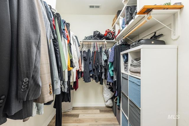 1332 W Raelin Dr, Nampa, ID 83686