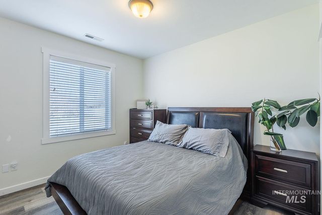 1332 W Raelin Dr, Nampa, ID 83686