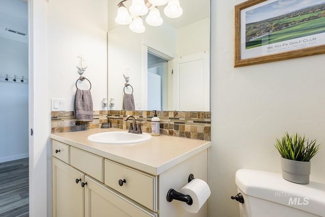 1332 W Raelin Dr, Nampa, ID 83686