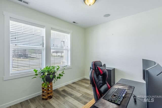 1332 W Raelin Dr, Nampa, ID 83686