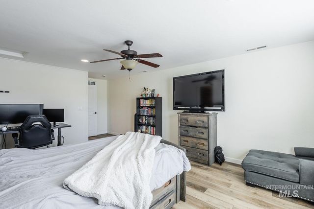 1332 W Raelin Dr, Nampa, ID 83686