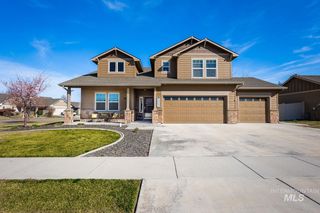 1332 W Raelin Dr, Nampa, ID 83686