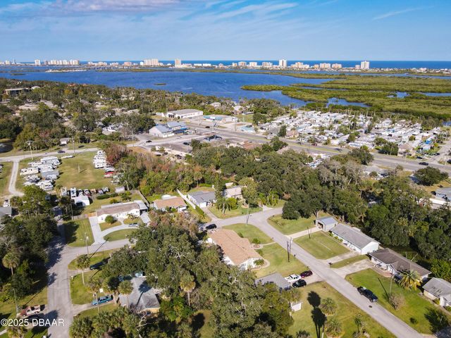 5260 Barhydt Avenue, Port Orange, FL 32127