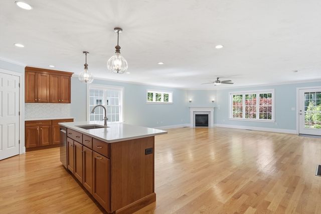 6 Bluebird Way 6, Littleton, MA 01460