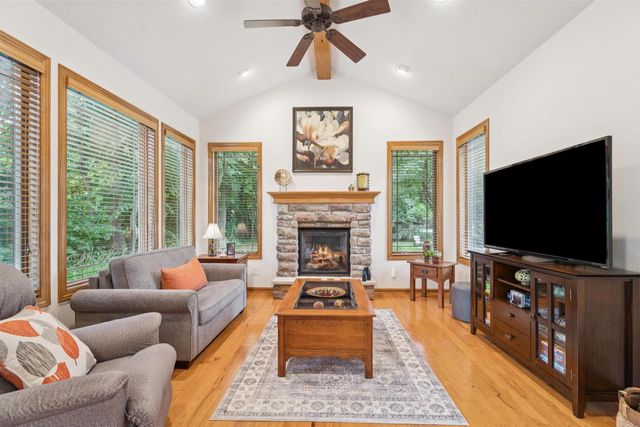 1500 HIDDEN ACRES LANE, Neenah, WI 54956