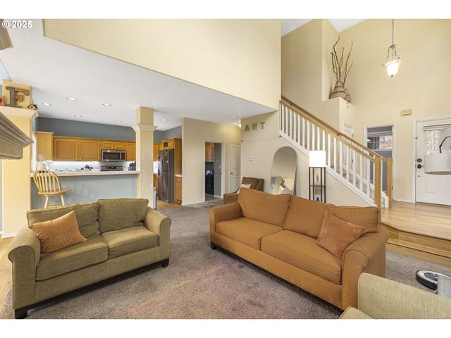 1536 Ne PARKSIDE Dr, Hillsboro, OR 97124