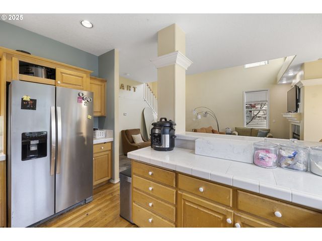 1536 Ne PARKSIDE Dr, Hillsboro, OR 97124