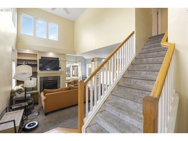 1536 Ne PARKSIDE Dr, Hillsboro, OR 97124