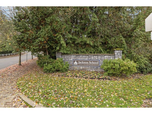 1536 Ne PARKSIDE Dr, Hillsboro, OR 97124