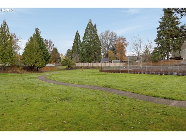 1536 Ne PARKSIDE Dr, Hillsboro, OR 97124