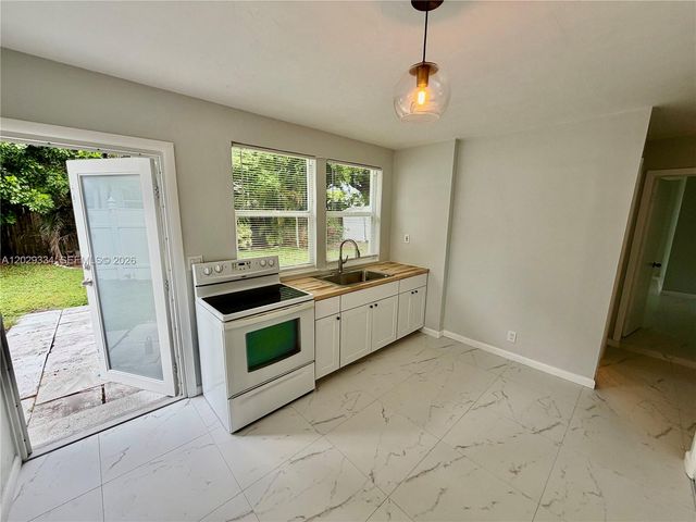 3021 NE 21st Ter 1, Fort Lauderdale, FL 33306
