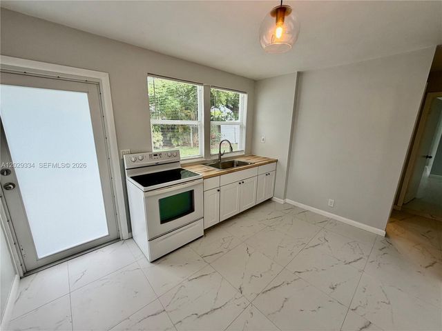 3021 NE 21st Ter 1, Fort Lauderdale, FL 33306