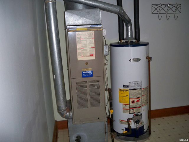 2700 S STATE Street, Springfield, IL 62704