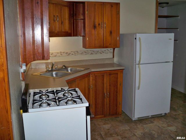 2700 S STATE Street, Springfield, IL 62704