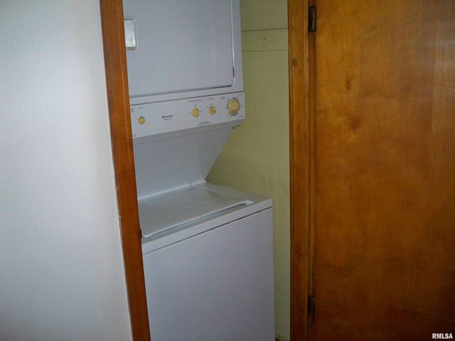 2700 S STATE Street, Springfield, IL 62704