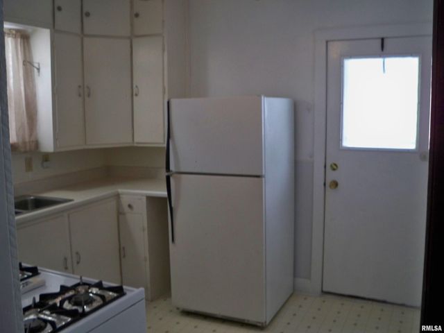 2700 S STATE Street, Springfield, IL 62704