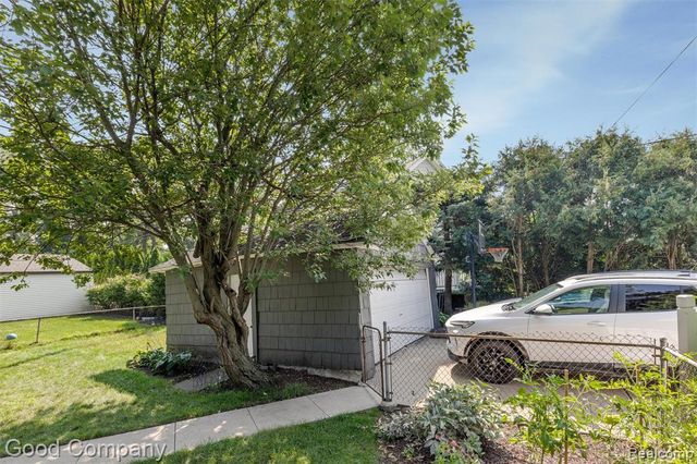 1915 Northwood Boulevard, Royal Oak, MI 48073
