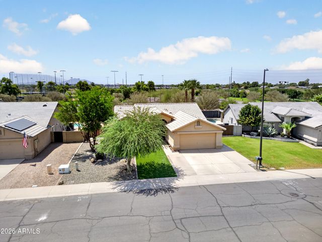 2155 E SHERRI Drive, Gilbert, AZ 85296