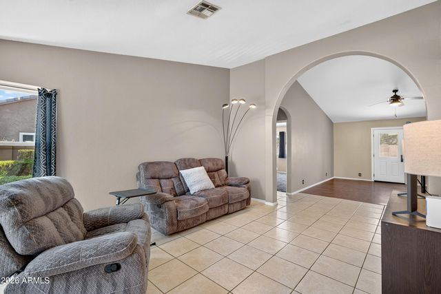 2155 E SHERRI Drive, Gilbert, AZ 85296