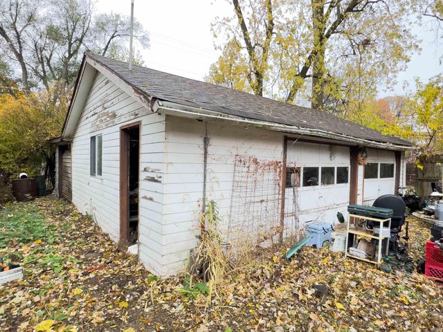 1142 Melbourne Drive, New Haven, IN 46774