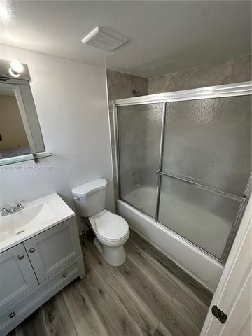 8005 SW 107th Ave 222, Miami, FL 33173