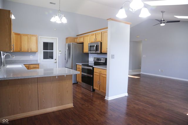 12 Longview Bend, Brownsburg, IN 46112