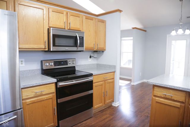 12 Longview Bend, Brownsburg, IN 46112