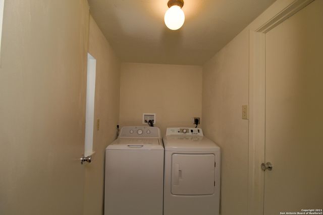 332 E Terra Alta Dr, San Antonio, TX 78209