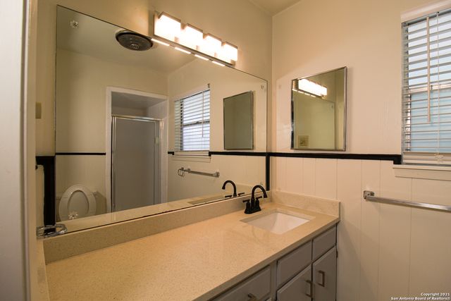 332 E Terra Alta Dr, San Antonio, TX 78209