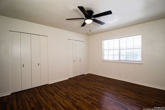332 E Terra Alta Dr, San Antonio, TX 78209