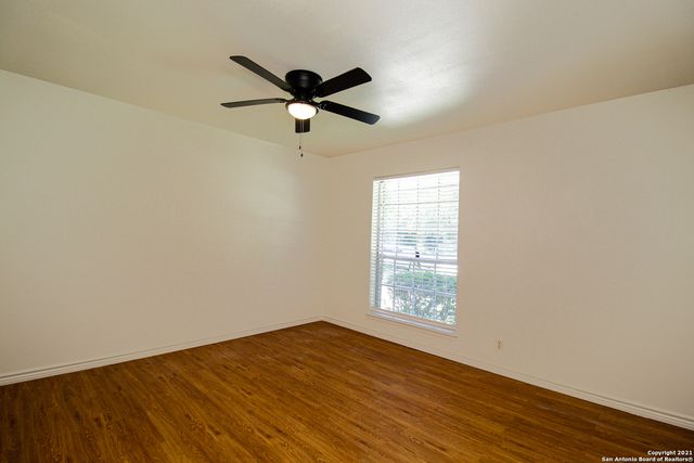 332 E Terra Alta Dr, San Antonio, TX 78209