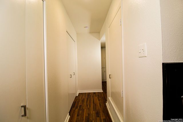 332 E Terra Alta Dr, San Antonio, TX 78209