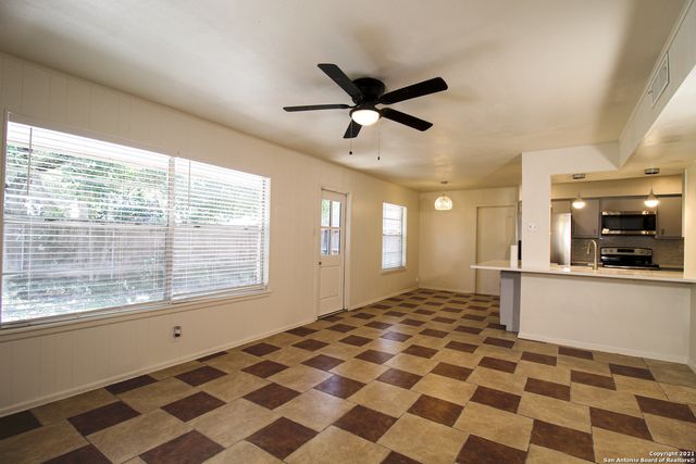 332 E Terra Alta Dr, San Antonio, TX 78209