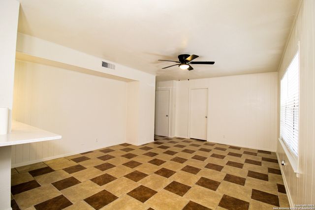 332 E Terra Alta Dr, San Antonio, TX 78209
