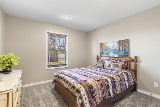 1219 N 10th Avenue, Ozark, MO 65721