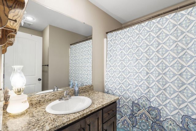 1219 N 10th Avenue, Ozark, MO 65721