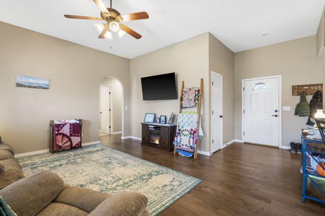 1219 N 10th Avenue, Ozark, MO 65721