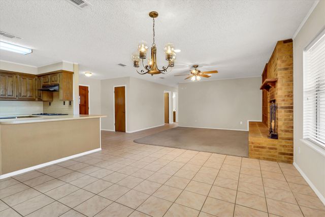 104 Navajo Trail, Gainesville, TX 76240