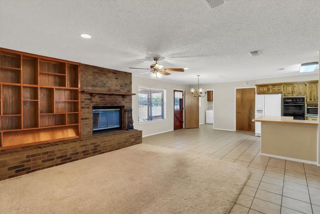 104 Navajo Trail, Gainesville, TX 76240