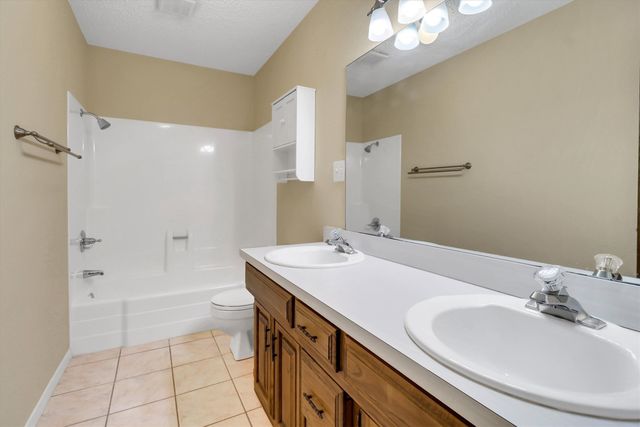 104 Navajo Trail, Gainesville, TX 76240