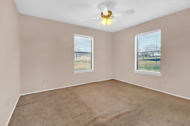 104 Navajo Trail, Gainesville, TX 76240