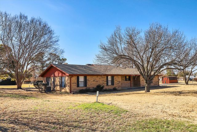 104 Navajo Trail, Gainesville, TX 76240