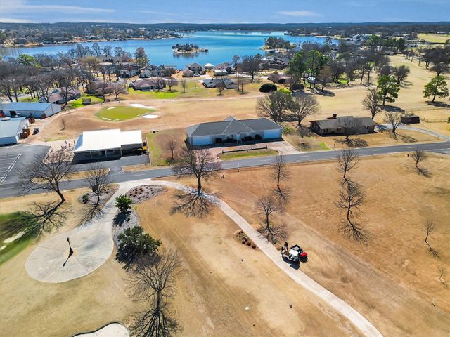 104 Navajo Trail, Gainesville, TX 76240