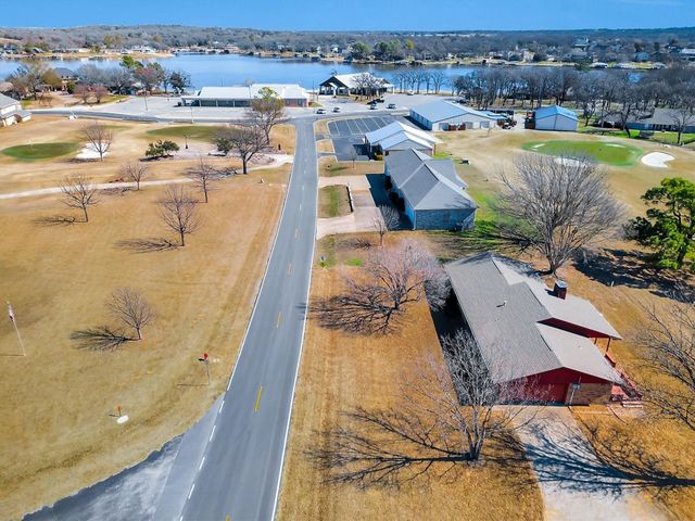 104 Navajo Trail, Gainesville, TX 76240