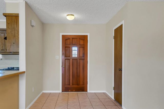 104 Navajo Trail, Gainesville, TX 76240