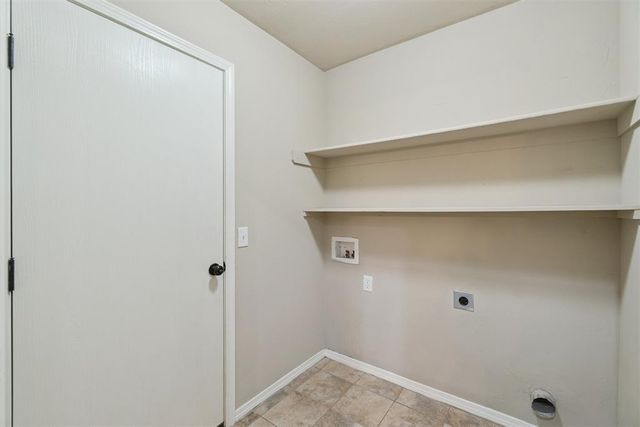 9564 SW 24th Terrace, Oklahoma City, OK 73128