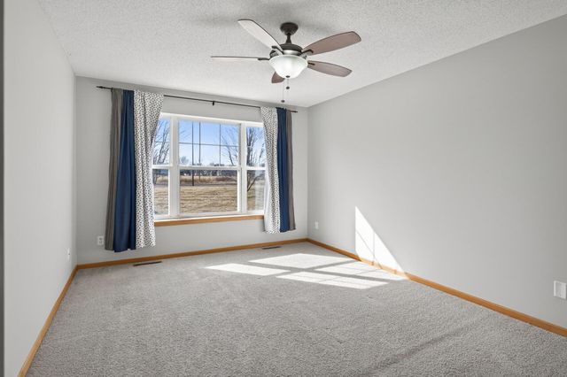 794 Cobblestone Way, Shakopee, MN 55379