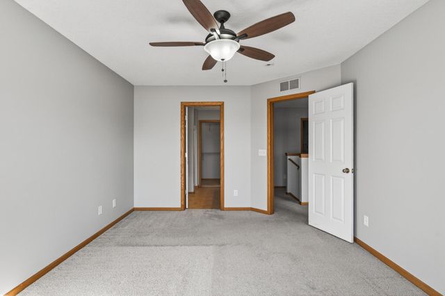 794 Cobblestone Way, Shakopee, MN 55379